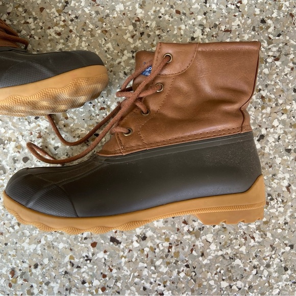Sperry Port Boot Size 3 - Picture 3 of 9